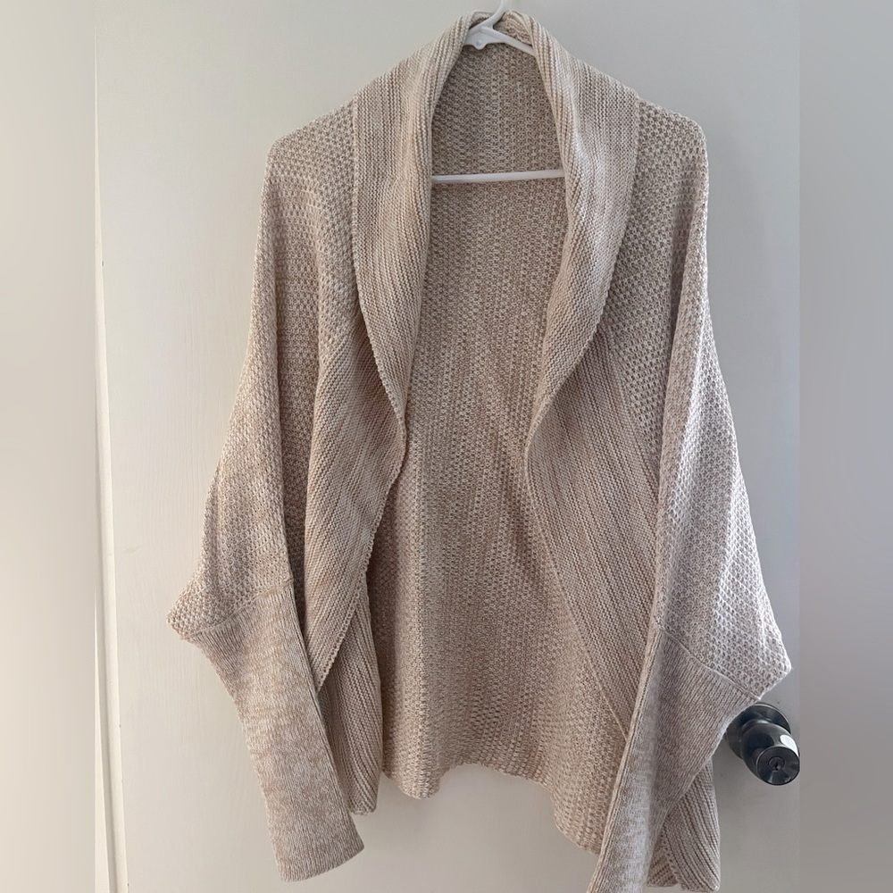 Beautiful Large cream cardigan